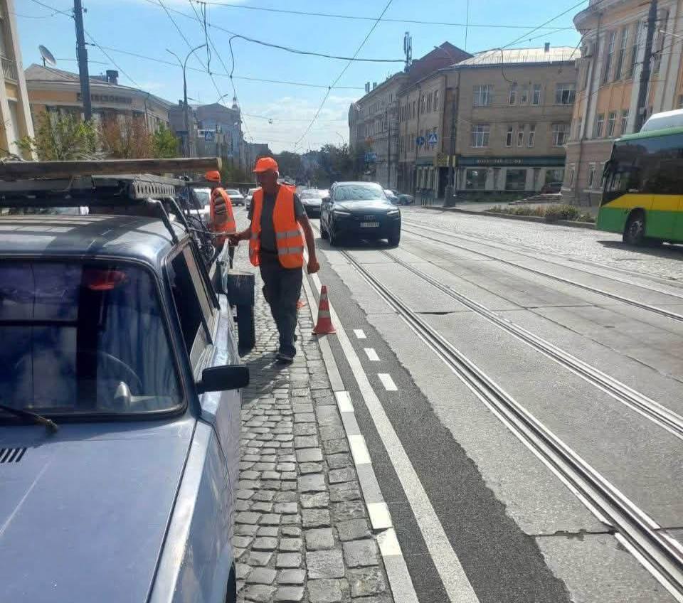На Соборній у Вінниці змінюють дорожню розмітку: що стало причиною