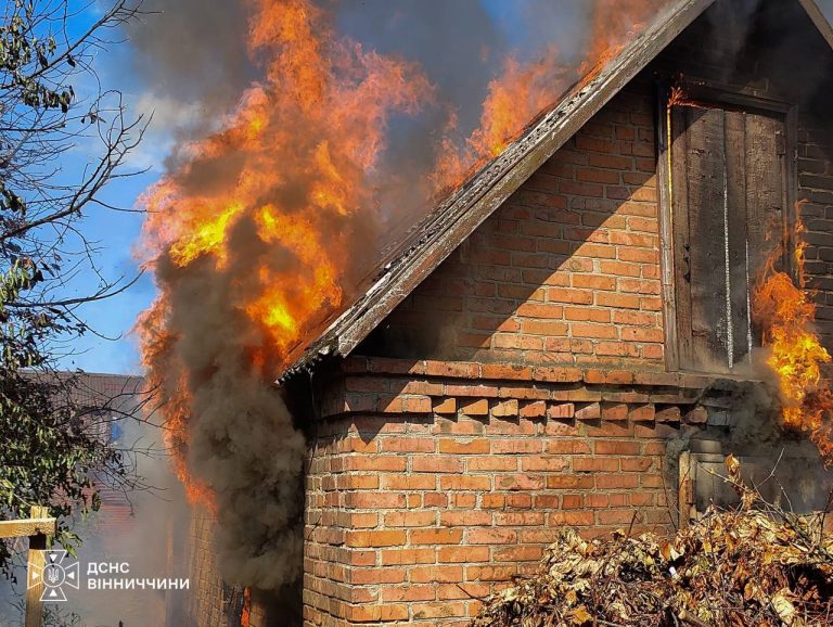 На Вінниччині за добу сталися 4 пожежі: під час спроби врятувати майно постраждав чоловік