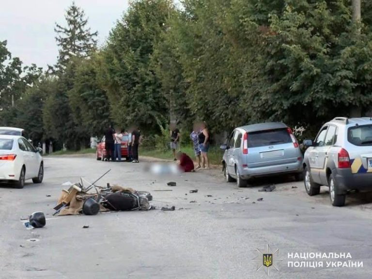 Три ДТП за два дні на Вінниччині: загинув водій мопеда, дитина та мотоцикліст у лікарні