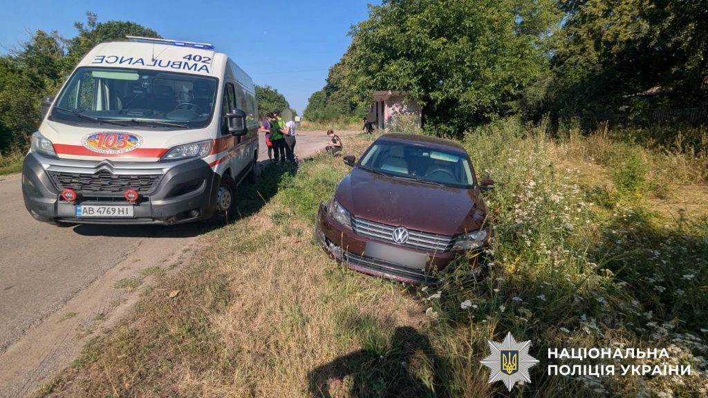 Volkswagen збив пішохода, а вантажівка DAF — велосипедистку: деталі двох ДТП на Вінниччині