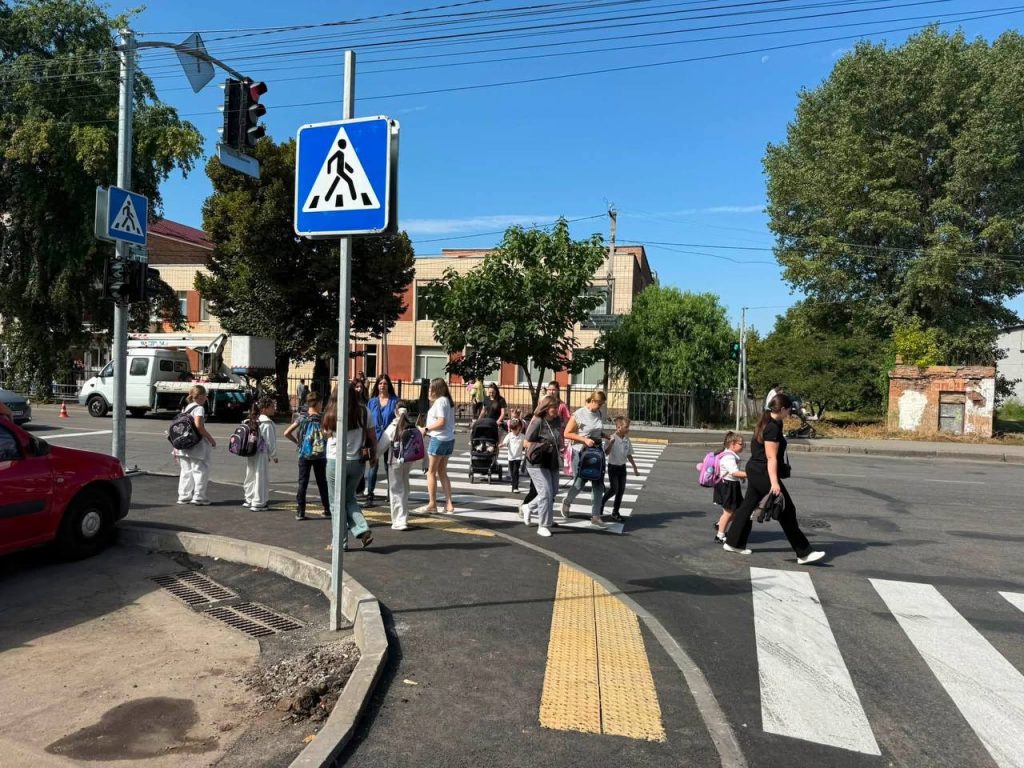 У Вінниці запрацював новий світлофор на перехресті вулиць Максима Шимка та Олега Антонова
