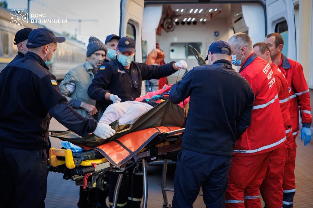 До Вінниці прибув евакуаційний потяг із Харківщини: місто прийняло 10 людей