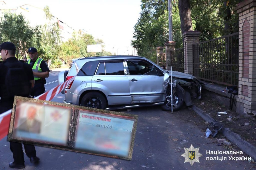 У Вінниці водій із фальшивим посвідченням правоохоронця намагався втекти та скоїв дві ДТП