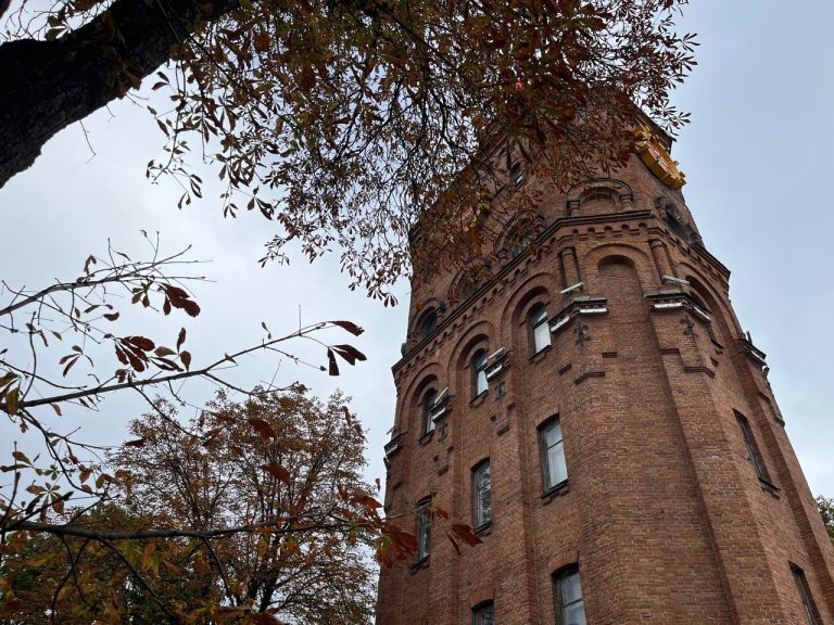 Фоторепортаж: осіння Вінниця у барвах вересня