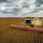 Осінні польові роботи на Вінниччині: аграрії збирають урожай і сіють озимі