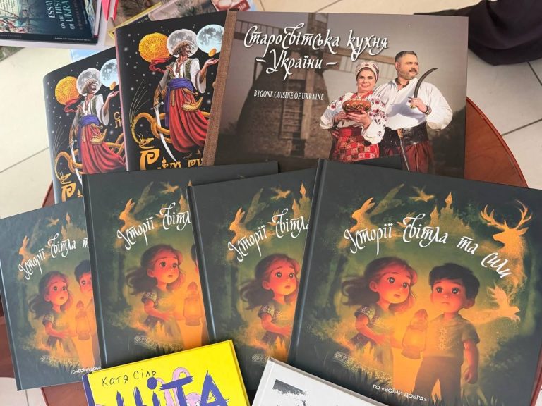 Ладижинська бібліотека отримала нові книги в межах ініціативи «Читаймо разом з МХП»