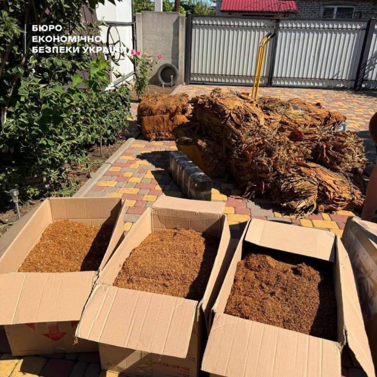 На Вінниччині судитимуть трьох родичів за незаконне виготовлення та збут тютюну