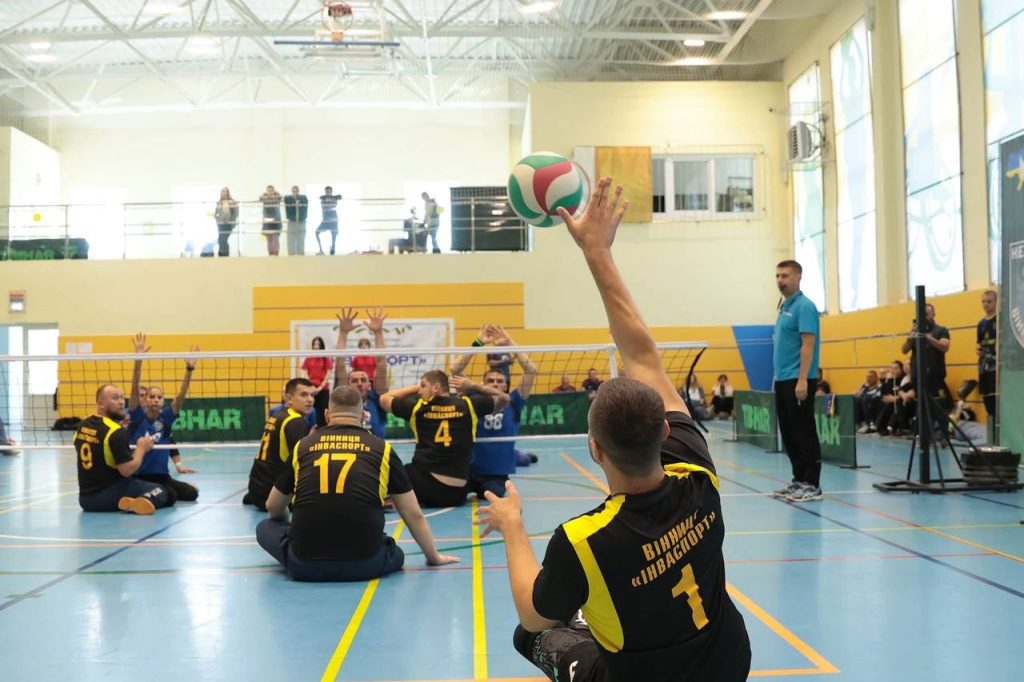 Ветерани з Вінниччини взяли участь у чемпіонаті області з волейболу сидячи