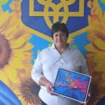 Асистентка вчителя з Теплицької громади отримала планшет завдяки конкурсу «Професійне зростання»