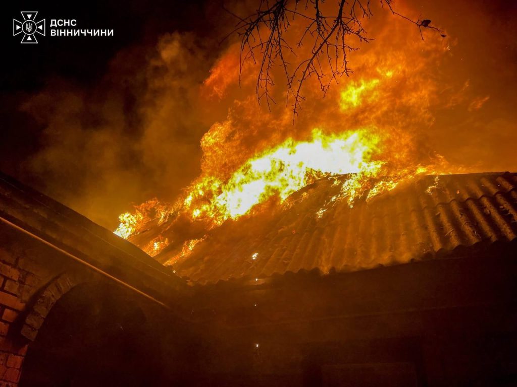 На Вінниччині за добу сталися шість пожеж: горіли будинки та зерносушарка