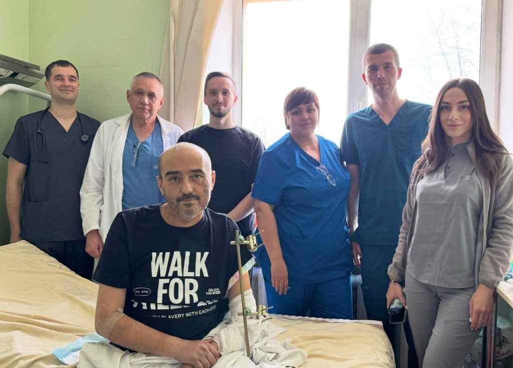 У Вінницькій лікарні врятували військового після місяця боротьби за життя