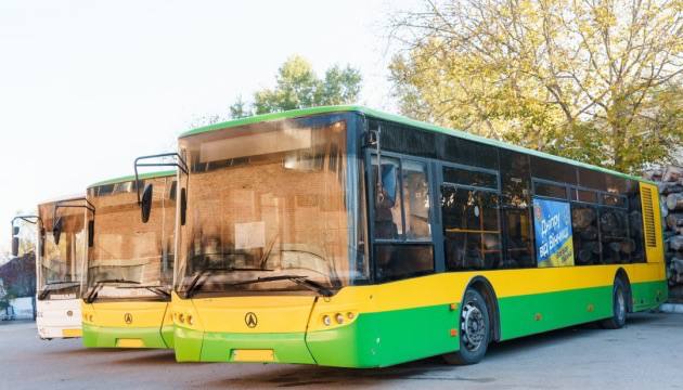 У Вінниці на вихідних запустять додаткові автобуси до ярмарку у Вінницьких Хуторах