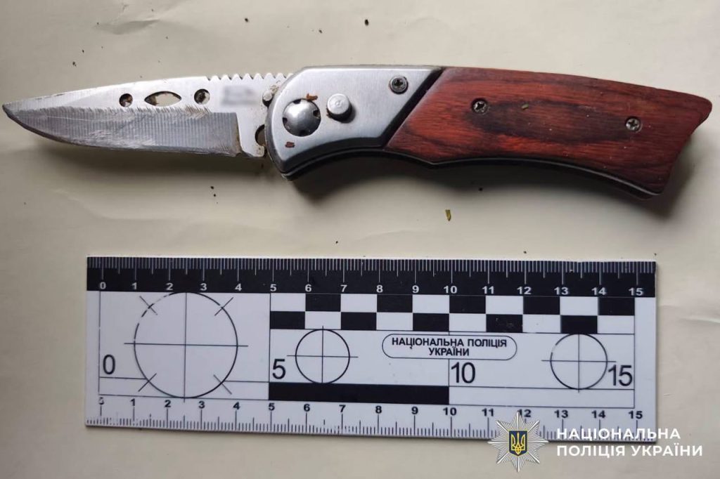 На Вінниччині чоловік ударив знайомого ножем у живіт: йому загрожує 8 років тюрми