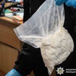 На Вінниччині вилучили 80 кг кратому: затримали 64-річного чоловіка та 16-річну дівчину