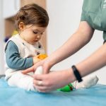 Передчасно народжені діти можуть пройти безоплатну реабілітацію: що потрібно знати батькам