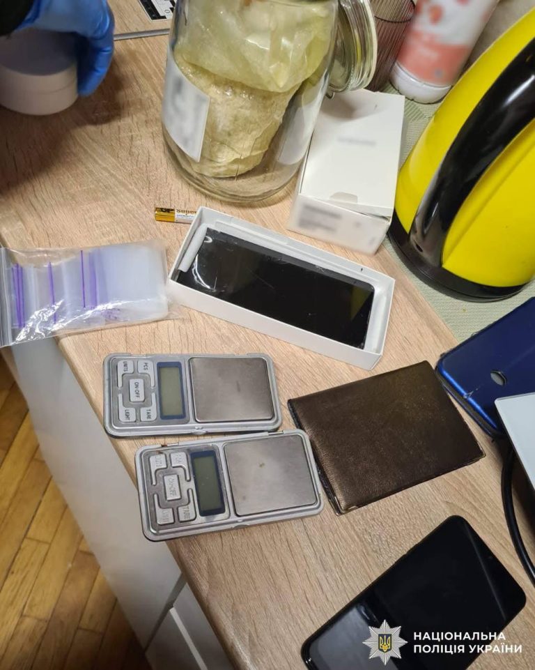 У Вінниці затримали 44-річного чоловіка за підозрою у збуті психотропів